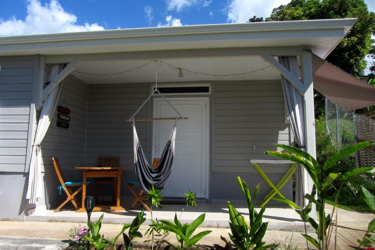 Or bleu-Bungalow volcan Soufriere-Vue sur mer Saint-Claude Exterior foto